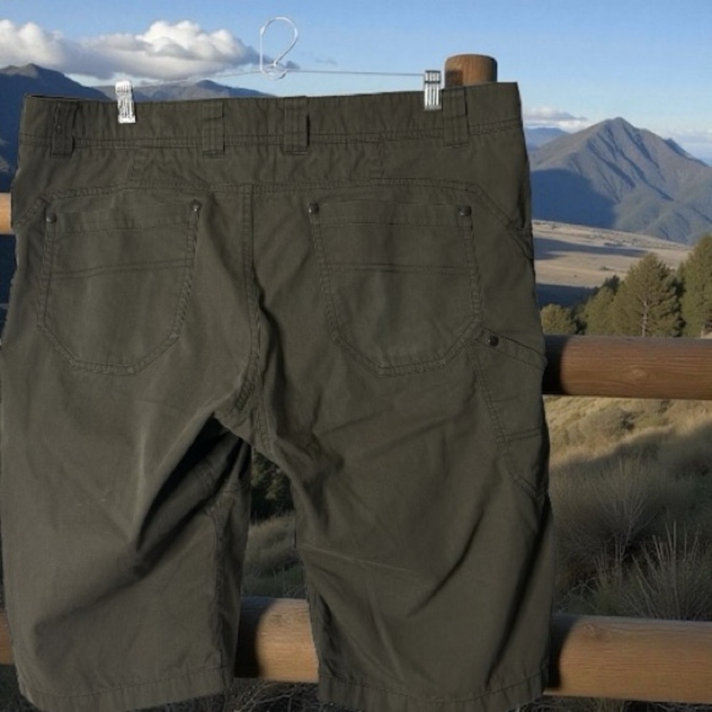 ARCTERYX MENS BASTION SHORTS SZ36 INSEAM 12.5. BROWN BREATHABLE HIGHLY DURABLE - Picture 2 of 10